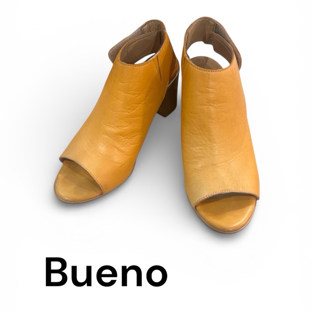 Bueno Women's Tan Peep-Toe Shoes
